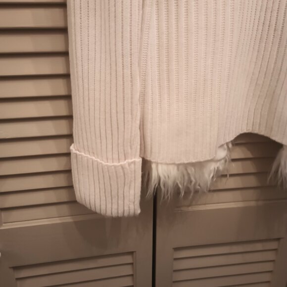 Jones New York Open Front Long Sleeve Cardigan Sweater with Fur Trim. - Picture 5 of 5